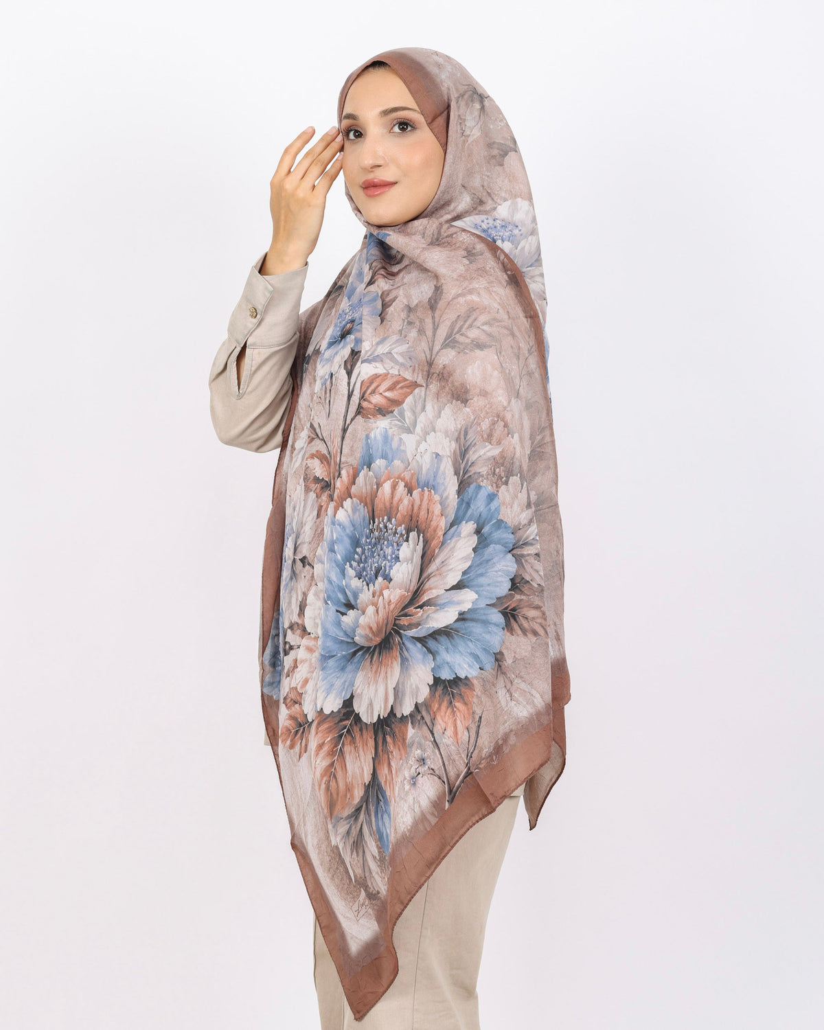 Soft Bambu Kraş Şal D041 Kahverengi-Mavi, çiçekli desenli, 75 × 185 cm şal – görsel 1