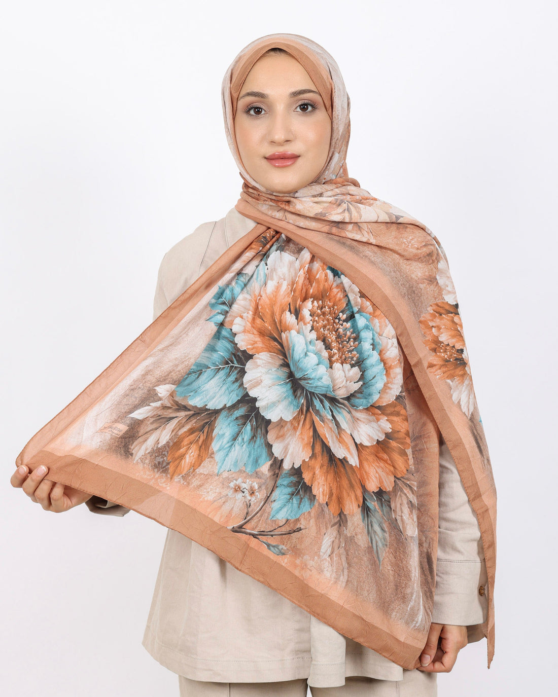 Soft Bambu Kraş Şal D041 Sütlü Kahve, çiçekli desenli, 75 × 185 cm şal – görsel 2