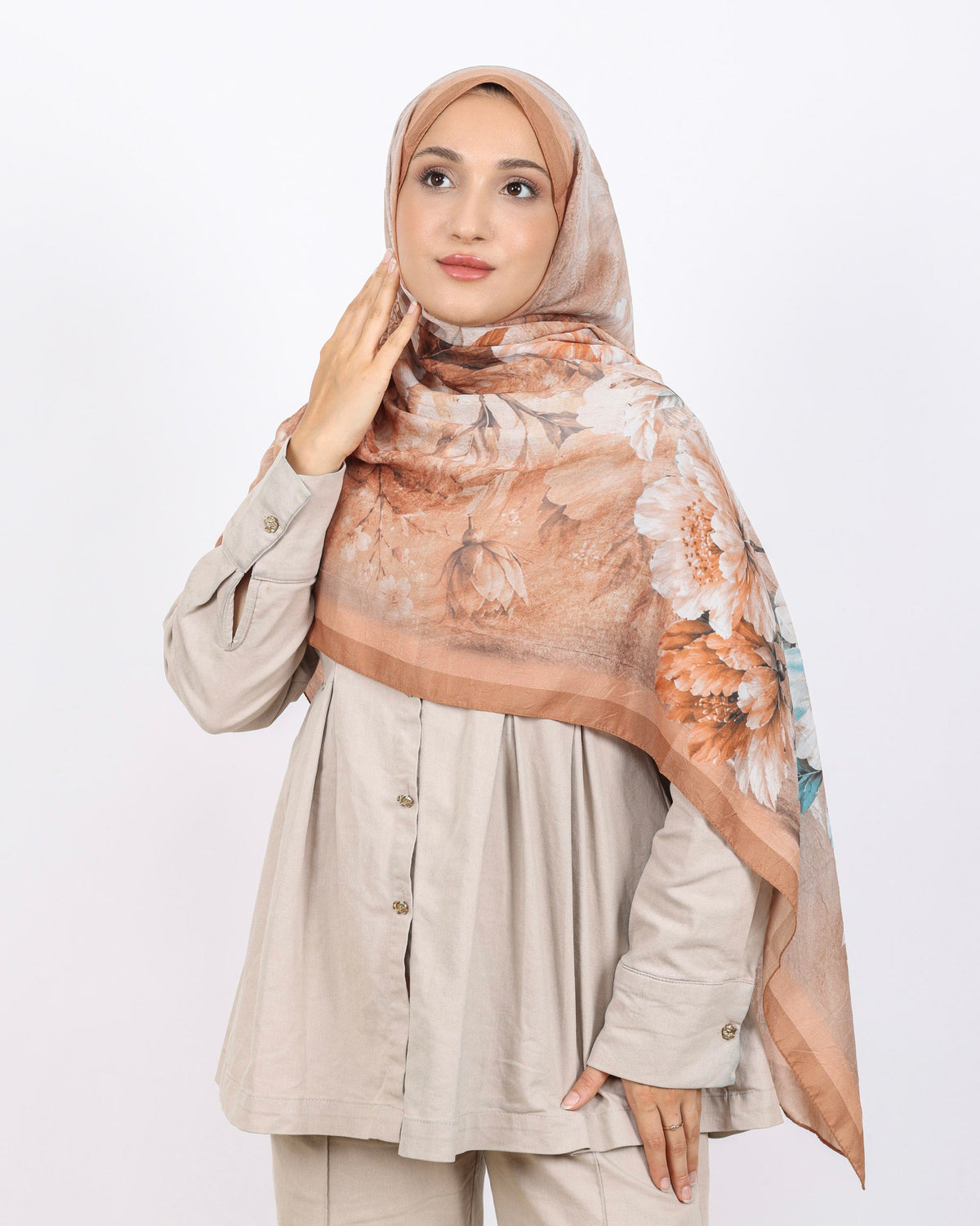 Soft Bambu Kraş Şal D041 Sütlü Kahve, çiçekli desenli, 75 × 185 cm şal – görsel 1