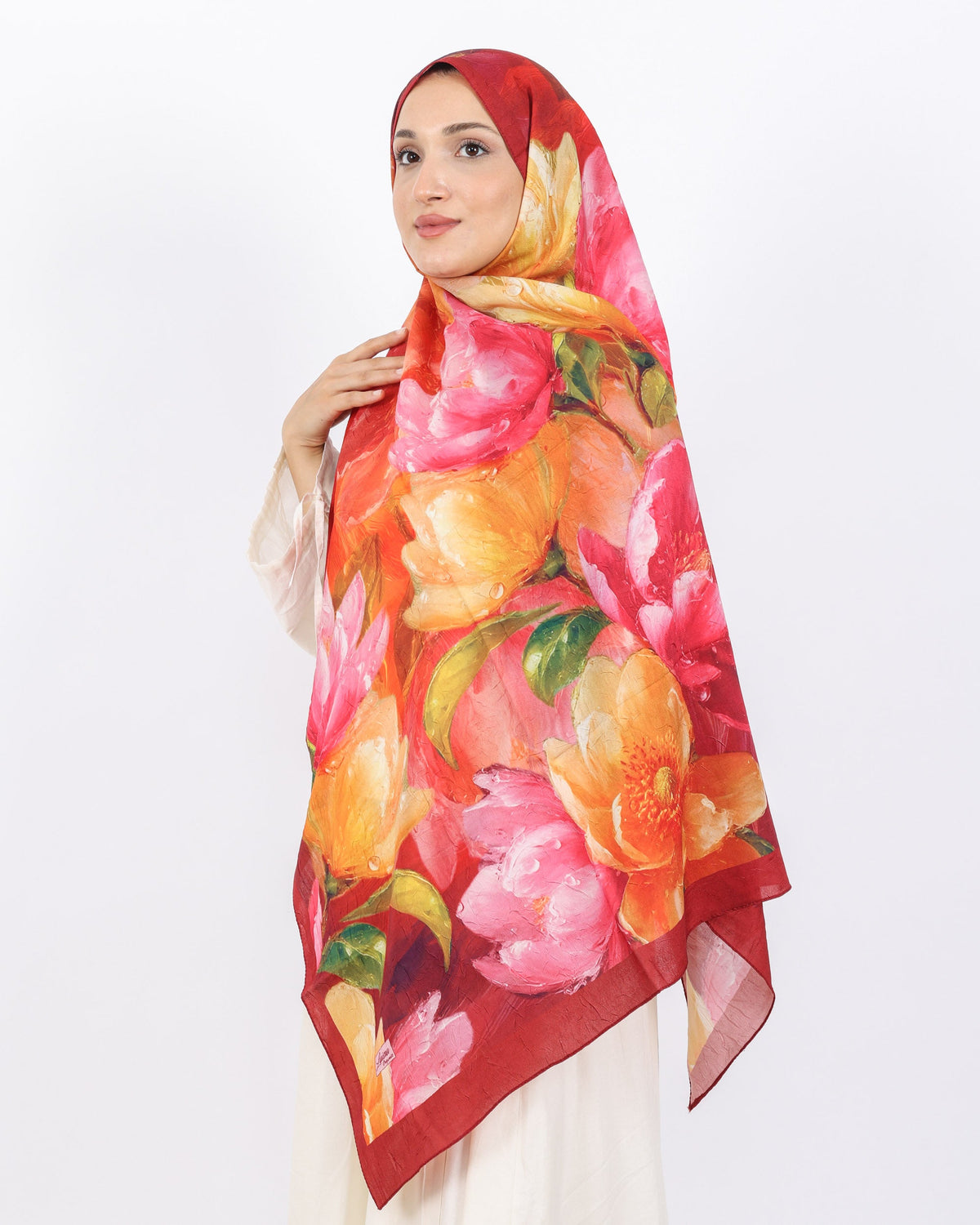 Soft Bambu Kraş Şal D054 Kırmızı, çiçekli desenli, 75 × 185 cm şal – görsel 3