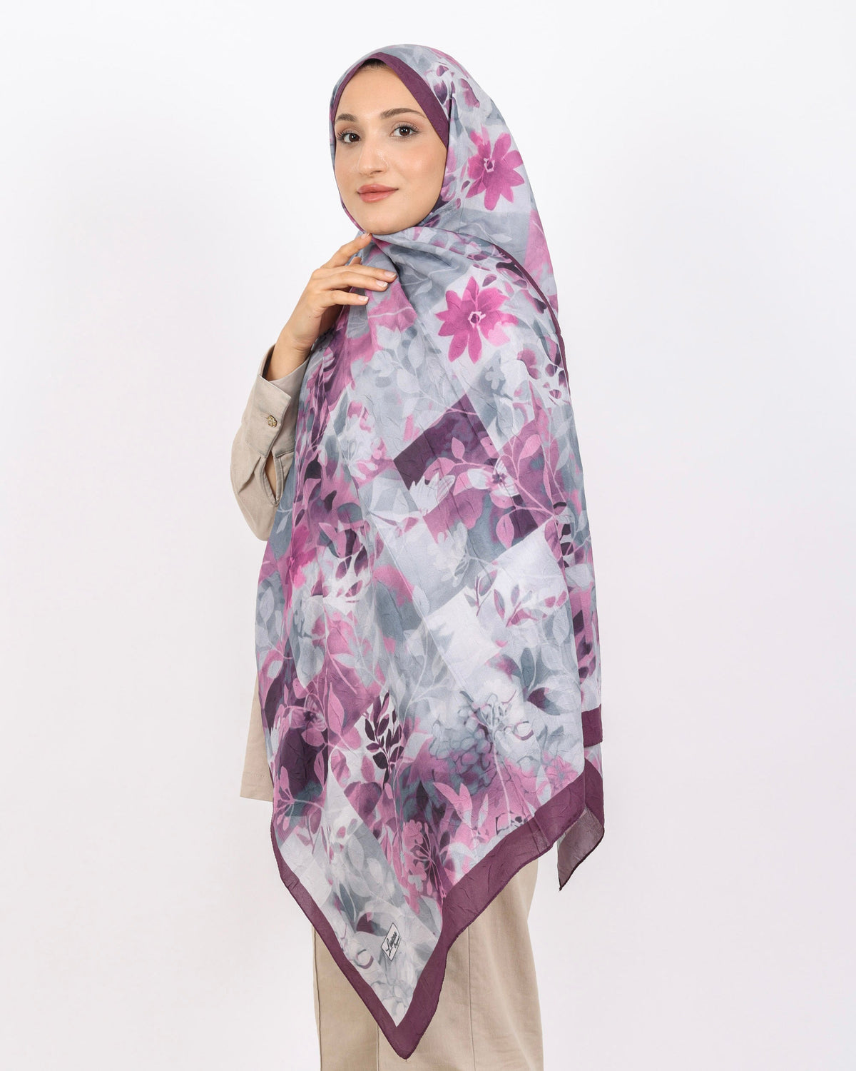 Soft Bambu Kraş Şal D042 Mürdüm, çiçekli desenli, 75 × 185 cm şal – görsel 1