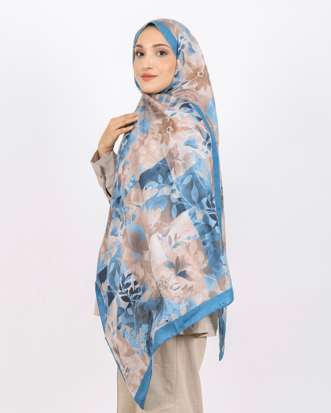 Soft Bambu Kraş Şal D042 indigo Mavi, İndigo Mavi renk, çiçekli desenli, 75 × 185 cm şal – görsel 1