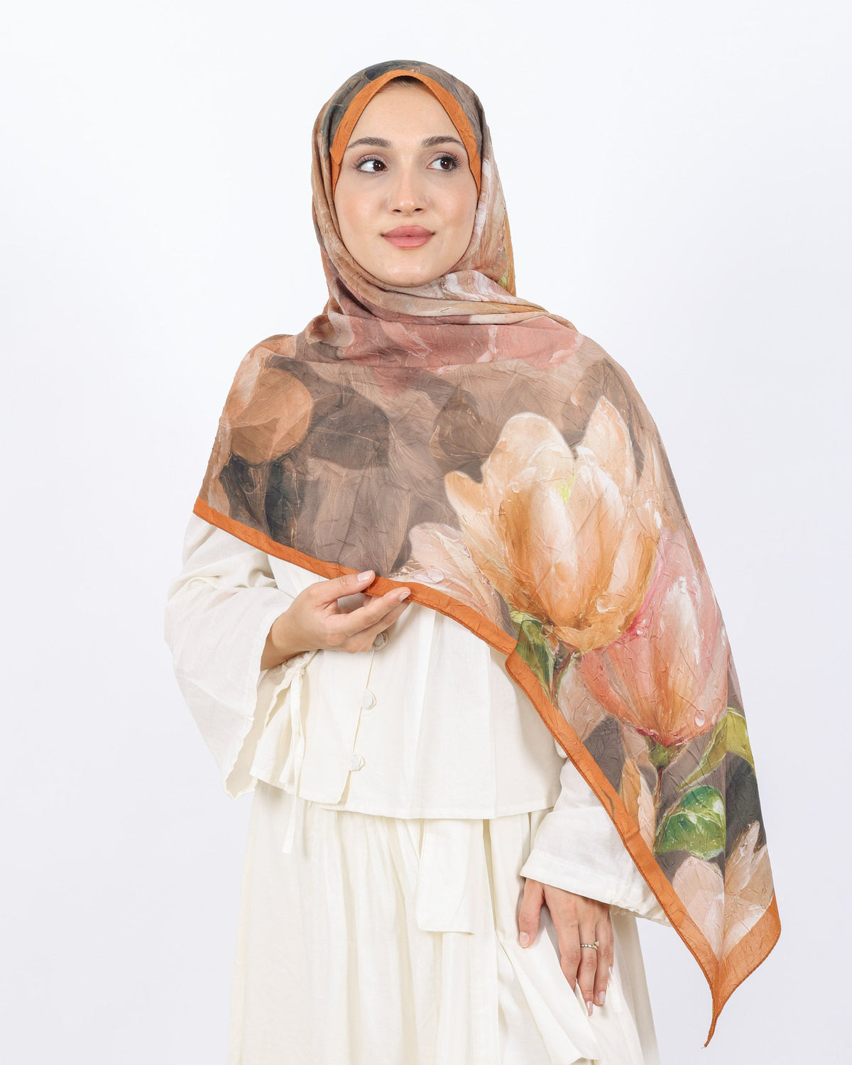 Soft Bambu Kraş Şal D054 Hardal, çiçekli desenli, 75 × 185 cm şal – görsel 3