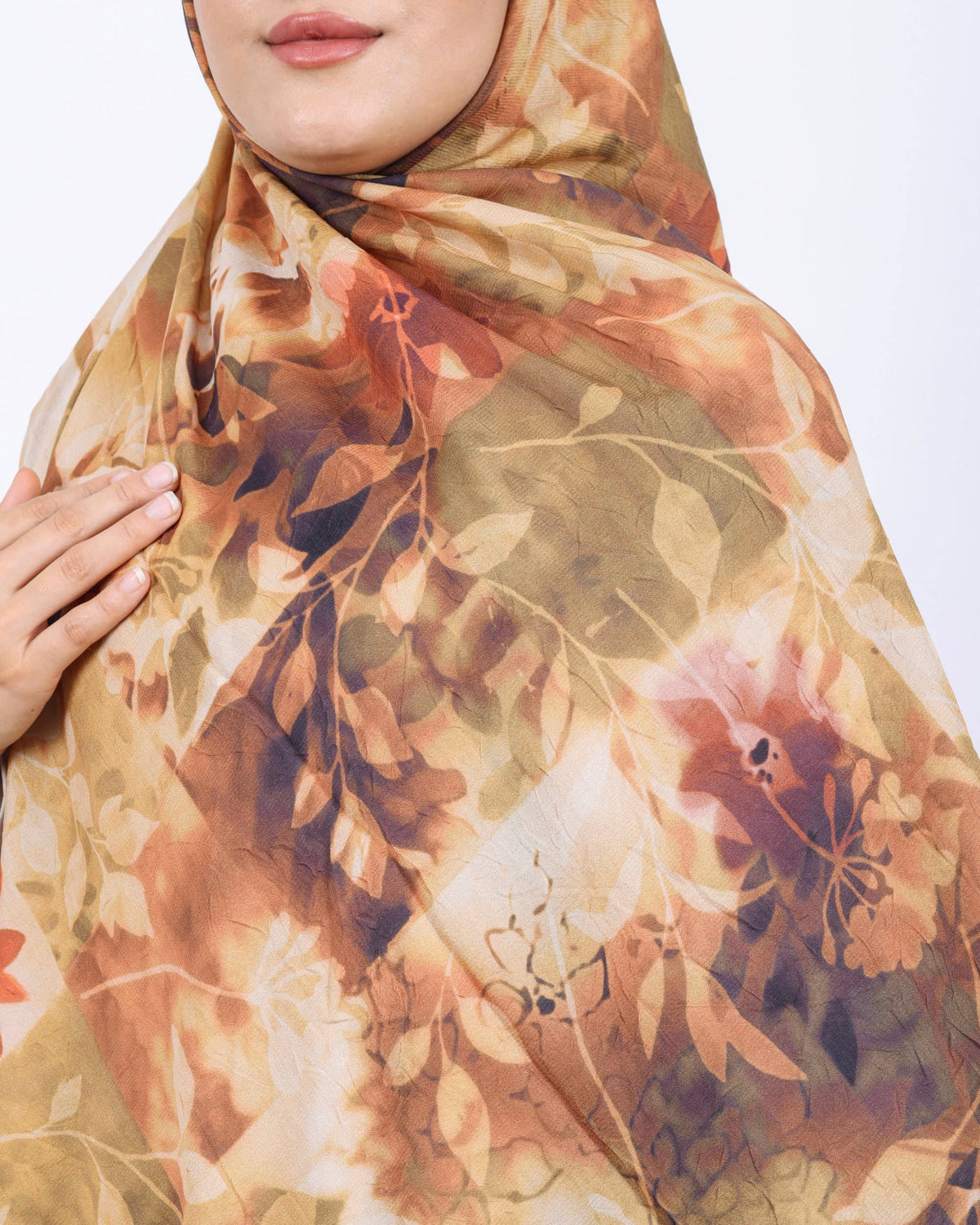 Soft Bambu Kraş Şal D042 Siyah-Gold, çiçekli desenli, 75 × 185 cm şal – görsel 4