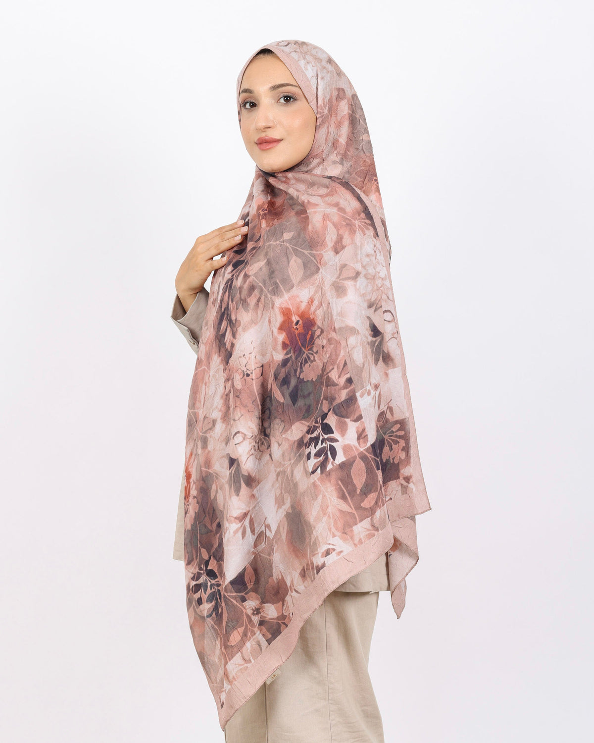 Soft Bambu Kraş Şal D042 Pudra, çiçekli desenli, 75 × 185 cm şal – görsel 3