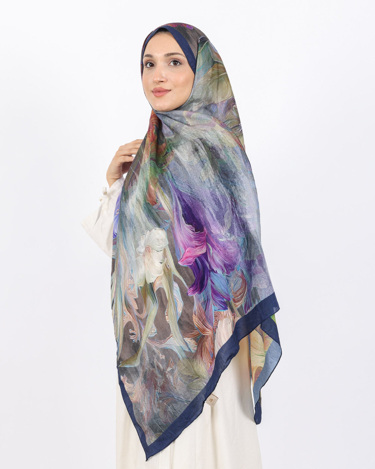 Soft Bambu Kraş Şal D055 Lacivert, çiçekli desenli, 75 × 185 cm şal – görsel 3