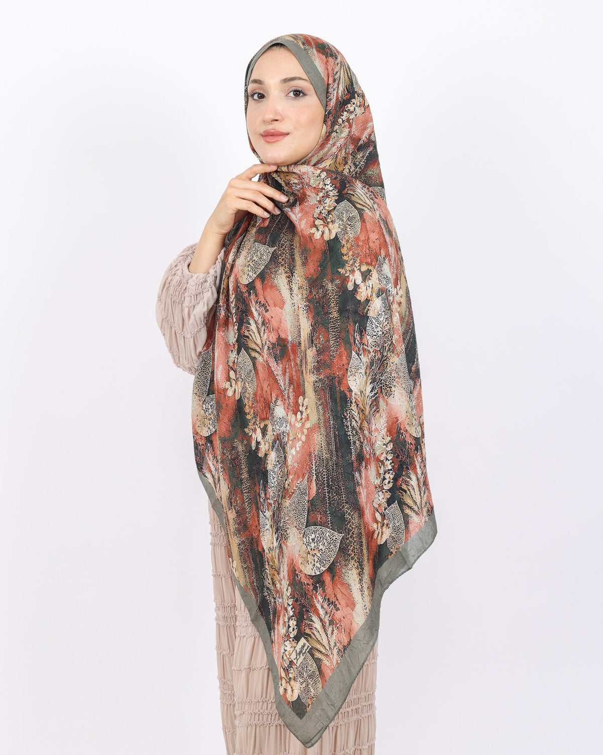 Soft Bambu Kraş Şal D048 Yeşil, yapraklı desenli, 75 × 185 cm şal – görsel 1