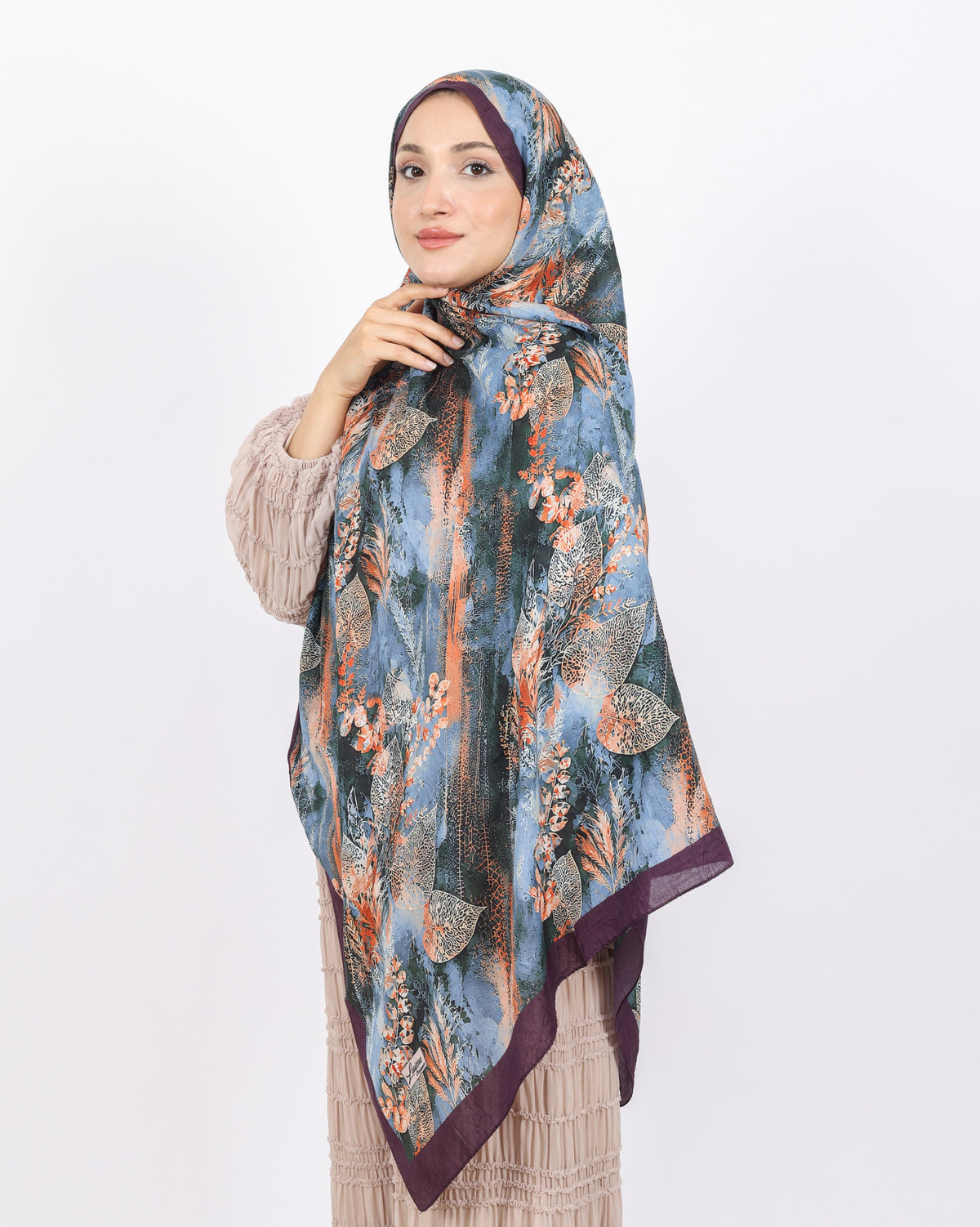 Soft Bambu Kraş Şal D048 Koyu Mürdüm, yapraklı desenli, 75 × 185 cm şal – görsel 3