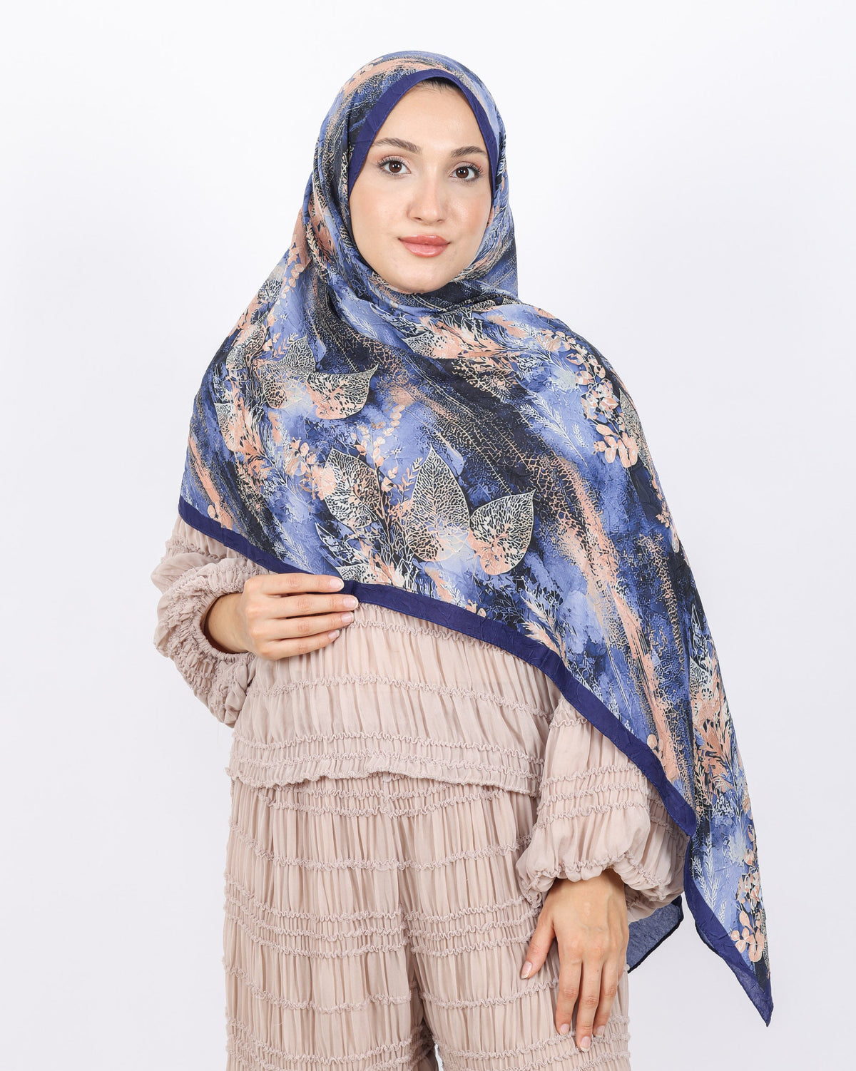 Soft Bambu Kraş Şal D048 Lacivert, yapraklı desenli, 75 × 185 cm şal – görsel 2