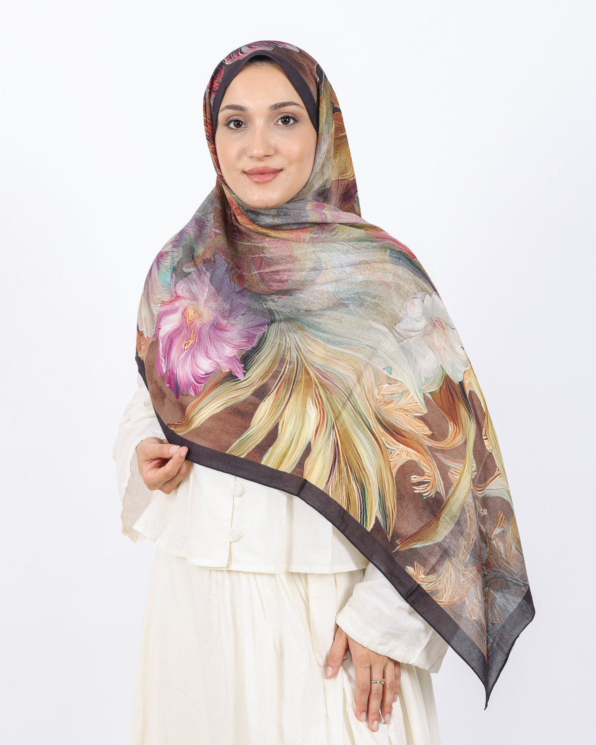 Soft Bambu Kraş Şal D055 Koyu Kahverengi, çiçekli desenli, 75 × 185 cm şal – görsel 3