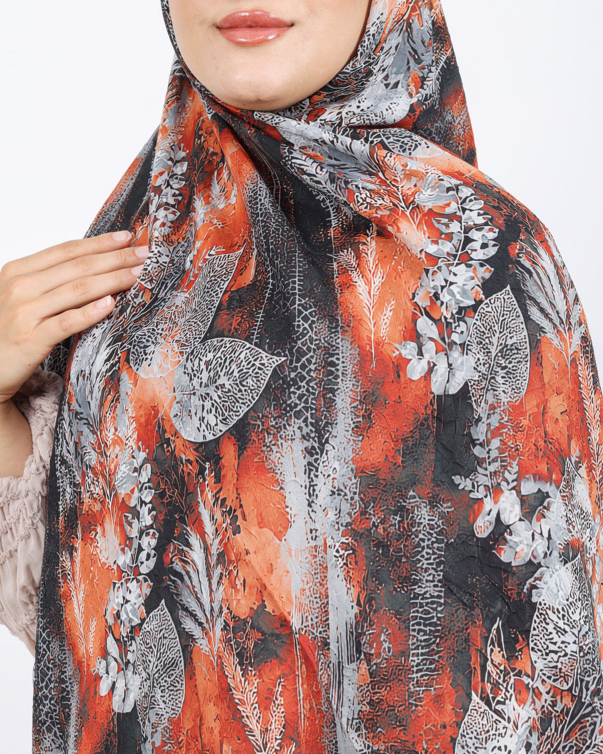 Soft Bambu Kraş Şal D048 Kiremit, yapraklı desenli, 75 × 185 cm şal – görsel 4