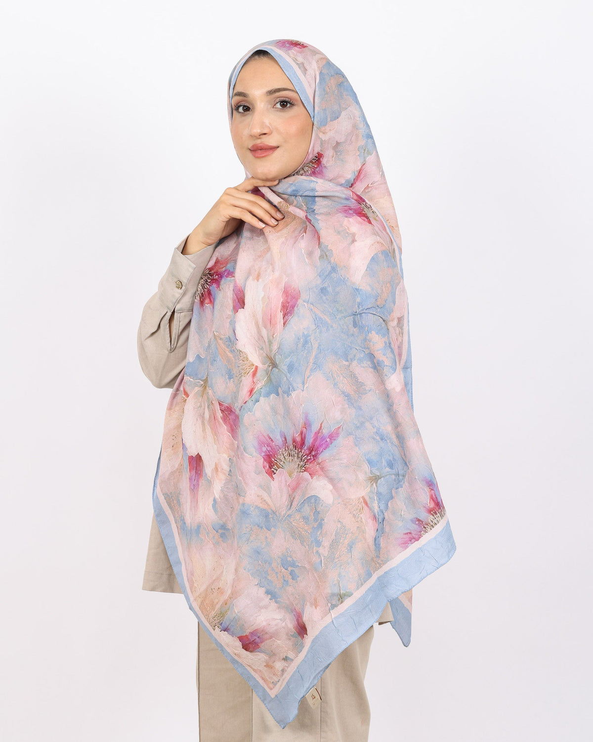 Soft Bambu Kraş Şal D044 Bebe Mavisi, çiçekli desenli, 75 × 185 cm şal – görsel 3