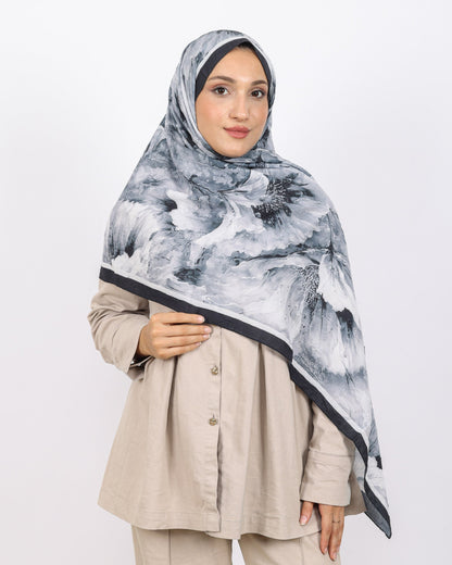 Soft Bambu Kraş Şal D044 Siyah-Beyaz, çiçekli desenli, 75 × 185 cm şal – görsel 1